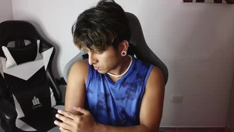 Danny online show from April 3, 4:43 am