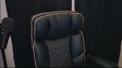 The Bear King online show from April 19, 1:05 am