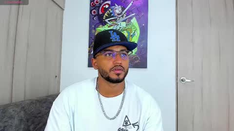 Snapshot of theblack_frank chatting on March 8, 6:47 pm theblack_frank online show from March 8, 6:47 pm