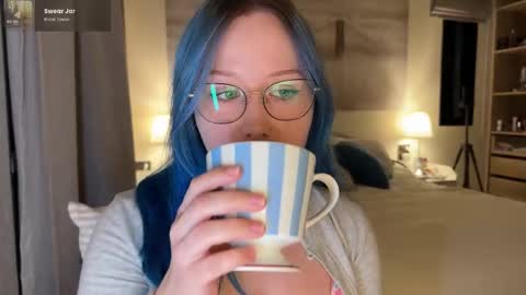 Snapshot of theblue_moonie chatting on September 20, 1:01 pm BlueMoon no babybbbabe Scroll down for schedule - online show from September 20, 1:01 pm