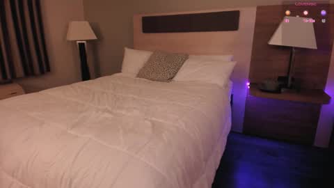 Snapshot of thecarrguyy chatting on December 18, 7:03 am Thatcarrguyy online show from December 18, 7:03 am