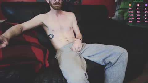 Snapshot of thecarrguyy chatting on February 3, 5:38 am Thatcarrguyy online show from February 3, 5:38 am