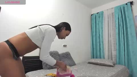 TheChicaNextDoor  online show from February 19, 11:12 pm