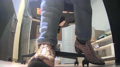 Snapshot of thecowboy_74 chatting on October 25, 3:36 am thecowboy_74 online show from October 25, 3:36 am