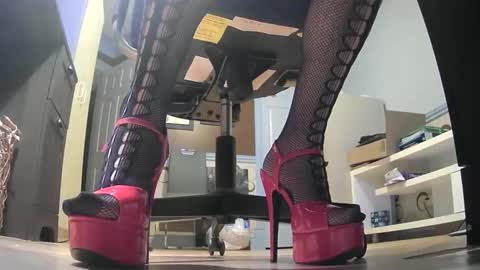 Snapshot of thecowboy_74 chatting on December 15, 3:22 am thecowboy_74 online show from December 15, 3:22 am