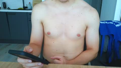 Snapshot of thecuteguy144949 chatting on July 15, 8:30 am thecuteguy144949 online show from July 15, 8:30 am