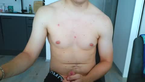 Snapshot of thecuteguy144949 chatting on July 30, 2:16 pm thecuteguy144949 online show from July 30, 2:16 pm