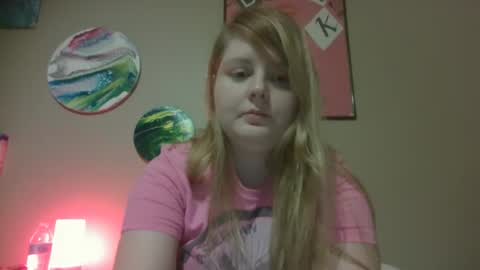 Snapshot of thedancingalien chatting on December 30, 11:06 pm Kassandra Grant online show from December 30, 11:06 pm