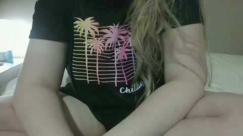 Snapshot of thedancingalien chatting on January 6, 11:31 pm Kassandra Grant online show from January 6, 11:31 pm