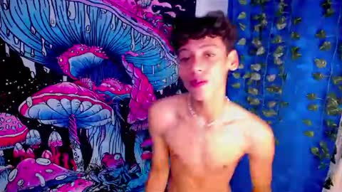 Snapshot of thedoll_ethan chatting on June 11, 12:43 am ethan online show from June 11, 12:43 am