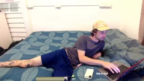 Snapshot of thee_ricky_lee chatting on April 29, 9:02 am RickyLee online show from April 29, 9:02 am