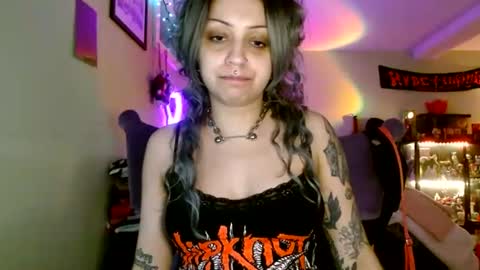 Snapshot of theeking_venus chatting on July 5, 3:23 am KIng Venus online show from July 5, 3:23 am