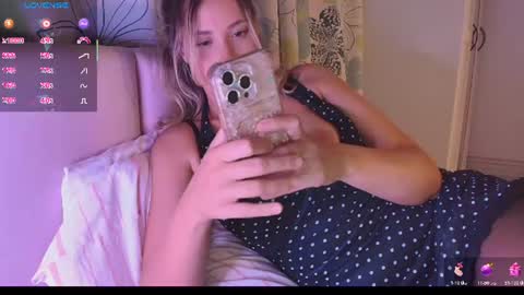 Snapshot of theellenshow chatting on July 21, 6:43 pm Ellen online show from July 21, 6:43 pm