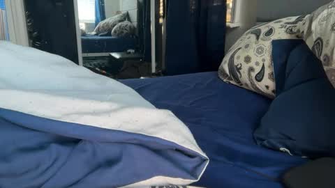 Snapshot of theeshooterr chatting on December 14, 6:09 pm theeshooterr online show from December 14, 6:09 pm