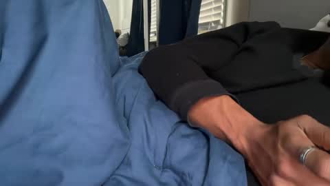 Snapshot of theeshooterr chatting on December 20, 1:43 pm theeshooterr online show from December 20, 1:43 pm