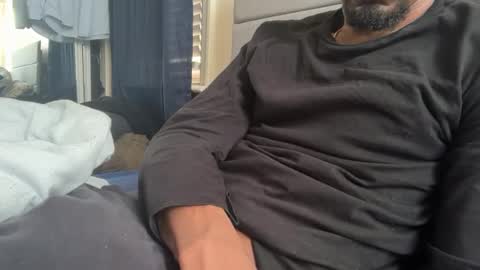 Snapshot of theeshooterr chatting on January 16, 2:51 pm theeshooterr online show from January 16, 2:51 pm