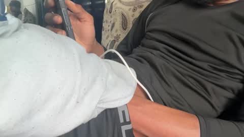 Snapshot of theeshooterr chatting on January 21, 8:21 pm theeshooterr online show from January 21, 8:21 pm