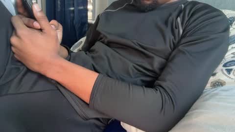 Snapshot of theeshooterr chatting on January 27, 8:17 pm theeshooterr online show from January 27, 8:17 pm