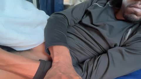 Snapshot of theeshooterr chatting on February 7, 9:15 pm theeshooterr online show from February 7, 9:15 pm