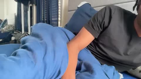 Snapshot of theeshooterr chatting on February 13, 5:22 pm theeshooterr online show from February 13, 5:22 pm