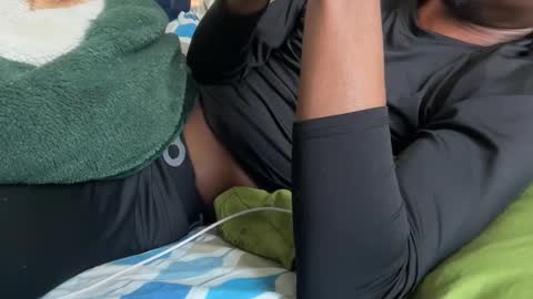 Snapshot of theeshooterr chatting on February 18, 7:19 pm theeshooterr online show from February 18, 7:19 pm