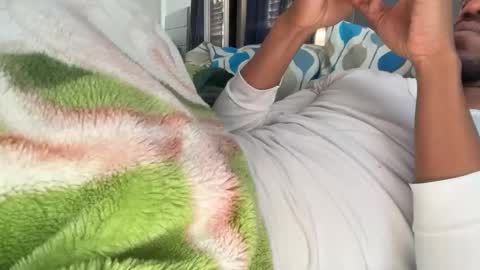 Snapshot of theeshooterr chatting on March 10, 4:14 pm theeshooterr online show from March 10, 4:14 pm