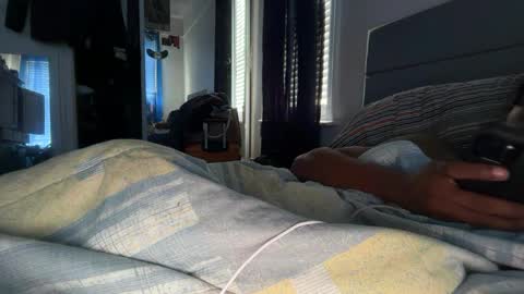 Snapshot of theeshooterr chatting on September 10, 1:11 pm theeshooterr online show from September 10, 1:11 pm