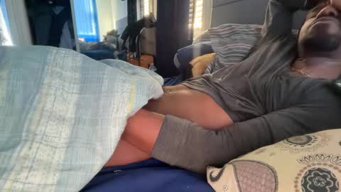 Snapshot of theeshooterr chatting on October 9, 3:21 pm theeshooterr online show from October 9, 3:21 pm