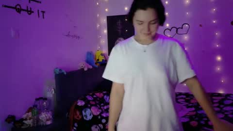 TheFarmergirl online show from November 3, 4:30 pm