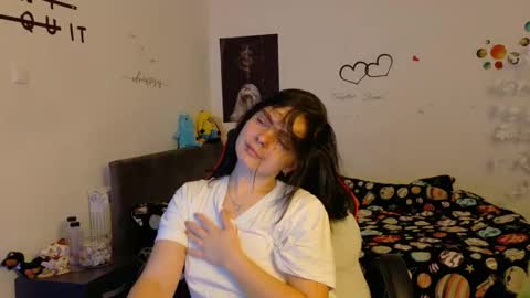 TheFarmergirl online show from November 17, 5:30 pm