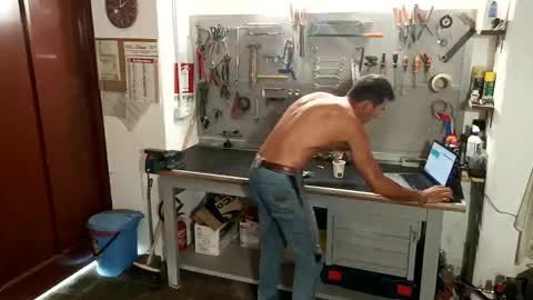 Snapshot of thefarmerpaul chatting on September 10, 12:49 pm Paul online show from September 10, 12:49 pm