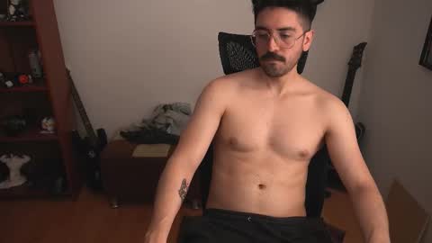 Snapshot of thefckingwolf chatting on September 25, 3:38 pm Wolf Independent model online show from September 25, 3:38 pm