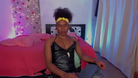 Snapshot of thegoldenbitch chatting on January 20, 2:22 am Goldie online show from January 20, 2:22 am