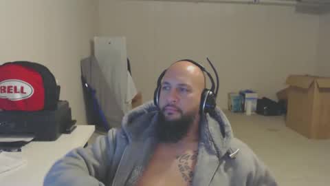 thehawaiian93 online show from December 15, 12:04 am