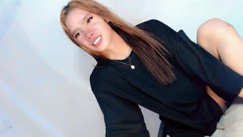 laisa online show from February 7, 10:52 pm