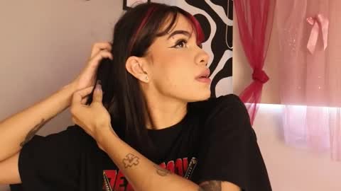 Meghan and Graham3 online show from March 24, 2:22 pm