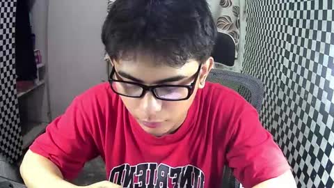 Snapshot of thehugecomeback chatting on December 10, 1:00 pm Xerxis online show from December 10, 1:00 pm