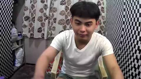 Snapshot of thehugecomeback chatting on January 25, 1:52 pm Xerxis online show from January 25, 1:52 pm