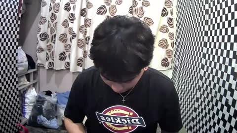 Snapshot of thehugecomeback chatting on January 30, 7:26 pm Xerxis online show from January 30, 7:26 pm