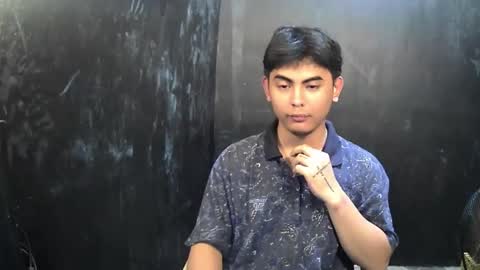 Snapshot of thehugecomeback chatting on February 12, 3:40 am Xerxis online show from February 12, 3:40 am