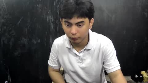 Snapshot of thehugecomeback chatting on February 12, 9:54 pm Xerxis online show from February 12, 9:54 pm