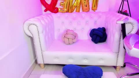 Theia  online show from February 18, 4:05 pm