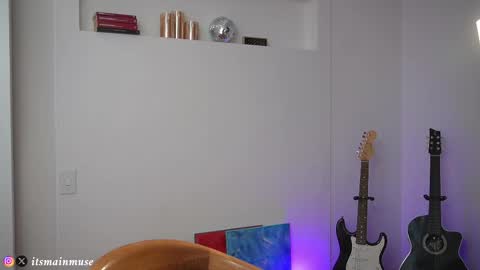 Iris online show from September 17, 9:05 pm