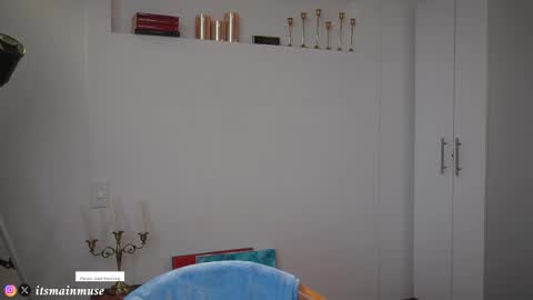 Iris online show from December 4, 9:34 pm