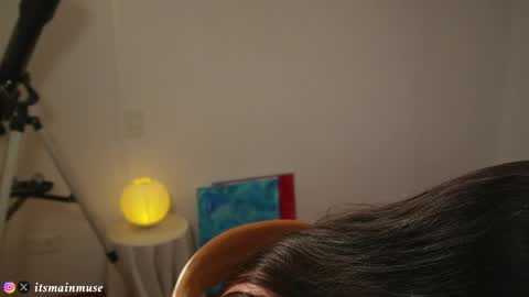 Iris online show from April 4, 10:51 pm