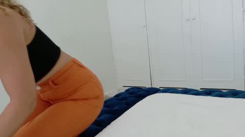 Lily Marie online show from September 19, 6:52 pm