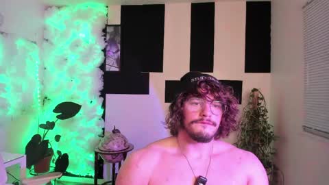 Snapshot of thejohnnystone chatting on May 15, 11:12 pm Johnny Stone online show from May 15, 11:12 pm