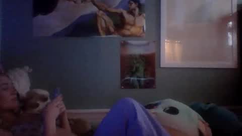 Snapshot of thelittlebambii chatting on December 19, 3:40 am Little Bambii online show from December 19, 3:40 am