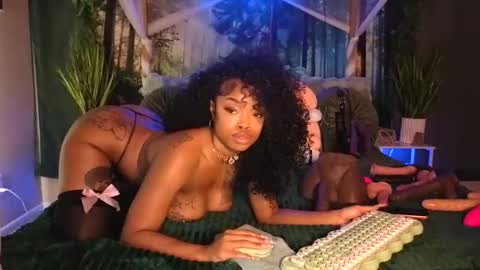 thelovelybrown online show from March 11, 6:47 pm