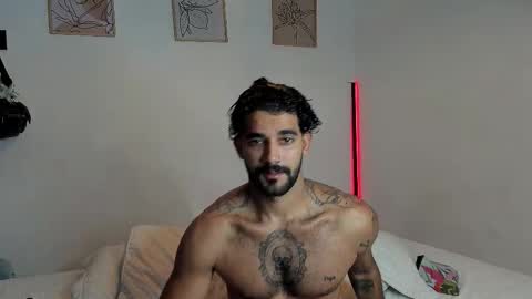 Snapshot of thelovers666 chatting on January 12, 4:23 pm Evangeline and Asaf online show from January 12, 4:23 pm